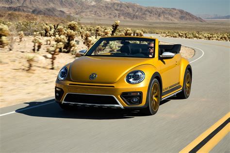 2017 Volkswagen Beetle Dune Revealed at LA Auto Show, Available as a Cabriolet - autoevolution