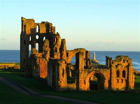 Sunshine on Tynemouth Priory, Tynemouth, Tyne and Wear | Flickr