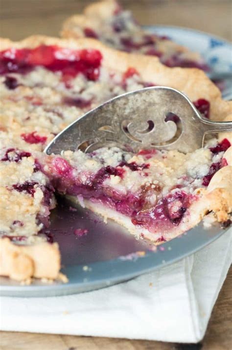 Concord Grape Pie | MamaGourmand