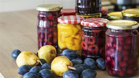 12 Mistakes Everyone Makes With Canned Fruit