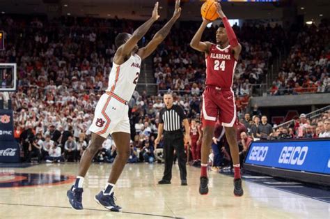 See Brandon Miller dunk on Auburn player in Alabama basketball showdown