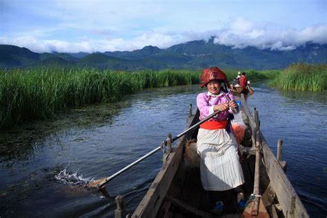 Ethnic people in Yunnan, The Torch Festival Travel Photos - Easy Tour China