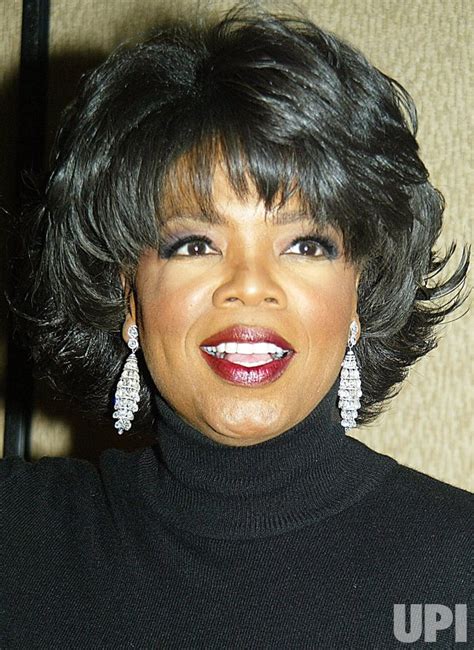 Photo: Oprah Winfrey becomes first black woman to make Forbes Magazine ...