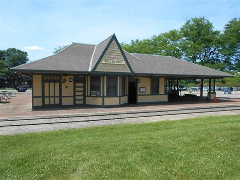 Towns and Nature: Rockford, IL: Trolley Depot, Trolley and UP/C&NW ...