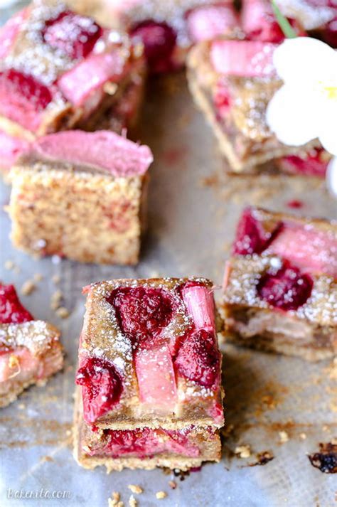 Raspberry Rhubarb Almond Bars | RecipeLion.com