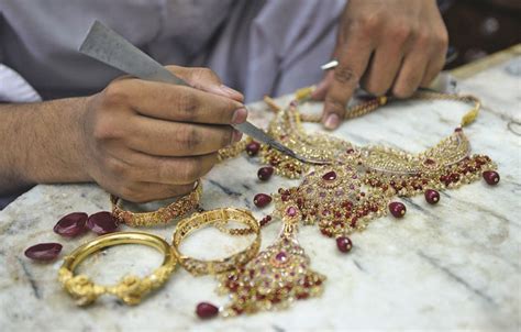 Jewellery making: an art as old as mankind - Multimedia - DAWN.COM