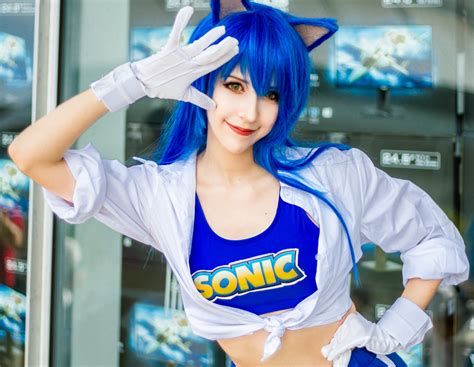 Sonic The Hedgehog Cosplay