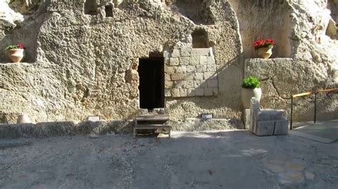 A tour inside the burial site of Jesus Christ, the Garden Tomb ...