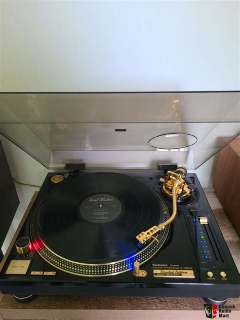 Technics SL-1200 GLD Limited Gold Edition Photo #4525133 - Canuck Audio Mart