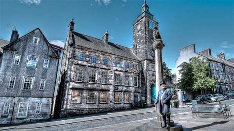 Stirling Castle Tour and The Secrets of the Old Town | VisitScotland