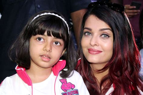 Aaradhya-Bachchan-and-Aishwarya-Rai-Bachchan - HotGossips