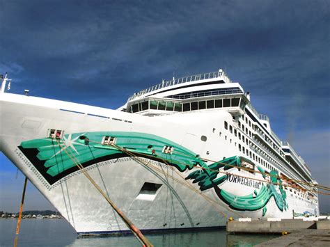 Norwegian Jade - description, photos, position, cruise deals