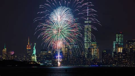 Where To Watch New Year’s Eve Fireworks In NYC