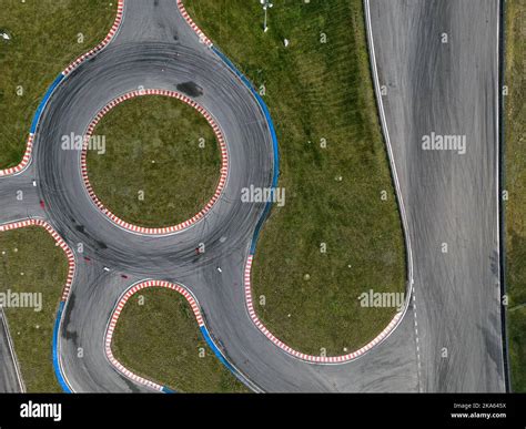 Aerial race track cars hi-res stock photography and images - Alamy