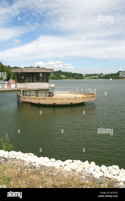 Sailing ardingly reservoir lake west hi-res stock photography and images - Alamy