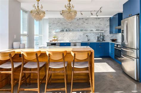 In Lincoln Park, a sunny high-rise condo with stunning cobalt blue kitchen asks $800K | Blue ...