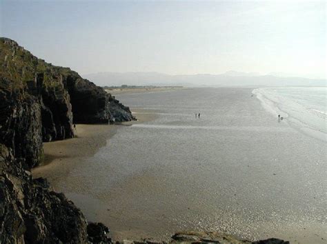 Black Rock Sands near Criccieth in North Wales. | Wales holiday, Wales ...