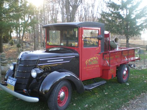 Old Cars Reader Wheels: 1937 International truck - Old Cars Weekly