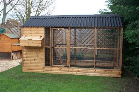 Powys Chicken Coop with Covered Run - pads4pets