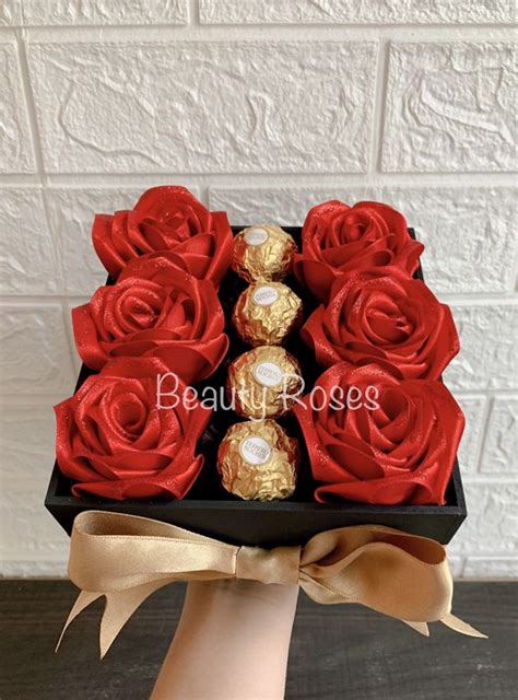 Rosas eternas y chocolates🌹 | Manualidades, Arreglos florales diy, Regalos rosas