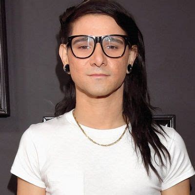 Skrillex(Sonny John Moore) Bio, Affair, Single, Net Worth, Ethnicity, Wiki