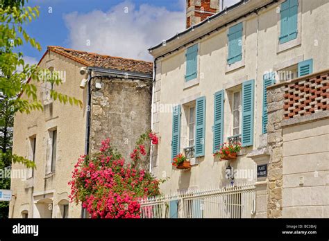 Old French architecture in the Marais Poitevin, France Stock Photo - Alamy