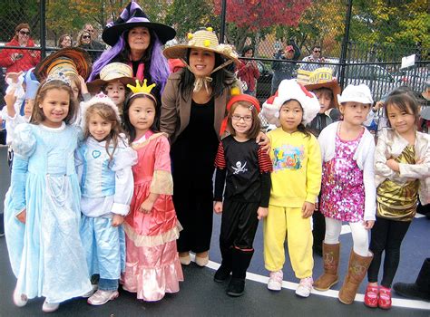 Elementary school students go mad at Halloween parade – QNS