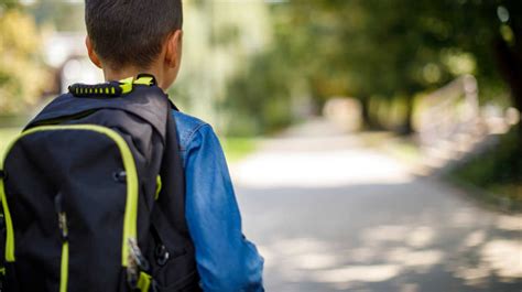 When Can I Let My Child Walk to School Alone? | Mom.com