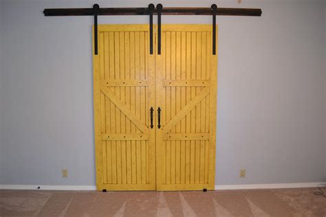 I Heart Decorating: DIY Double Barn Doors