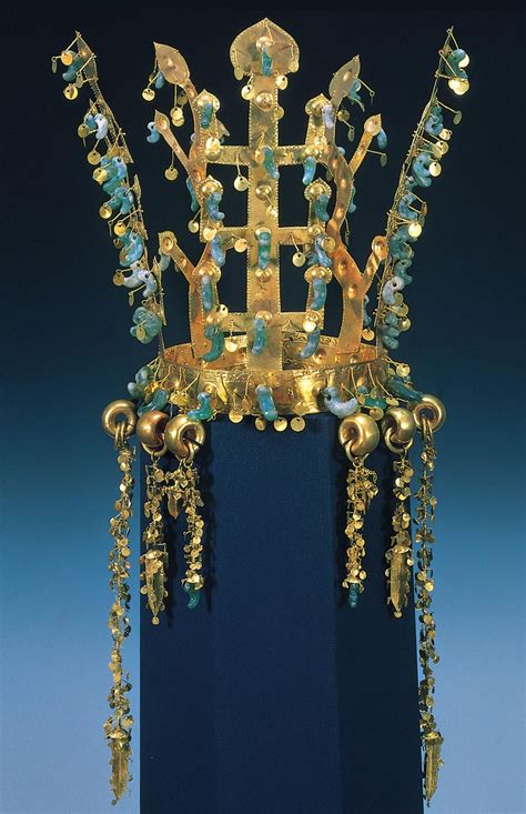 Gold and jade crown. Three Kingdoms Period, Silla Kingdom, Korea | Ap art history 250, Korean ...