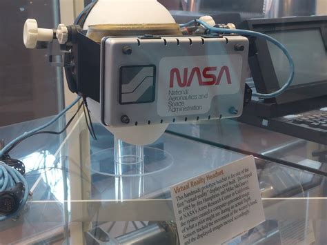 NASA VIEW Headset Defined VR Decades Before Oculus, Probably Can't Play ...