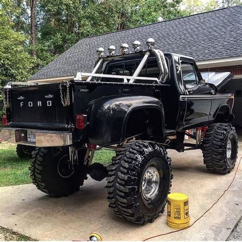 Custom Lifted Trucks: Explore the World of Big Trucks