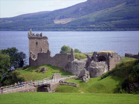 Urquhart Castle am Loch Ness in Schottland Foto & Bild | architektur ...