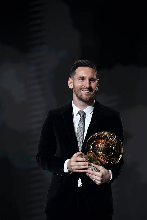 Balón de Oro: Messi, campeón vigente y en lo más alto del podio por un año más - TyC Sports