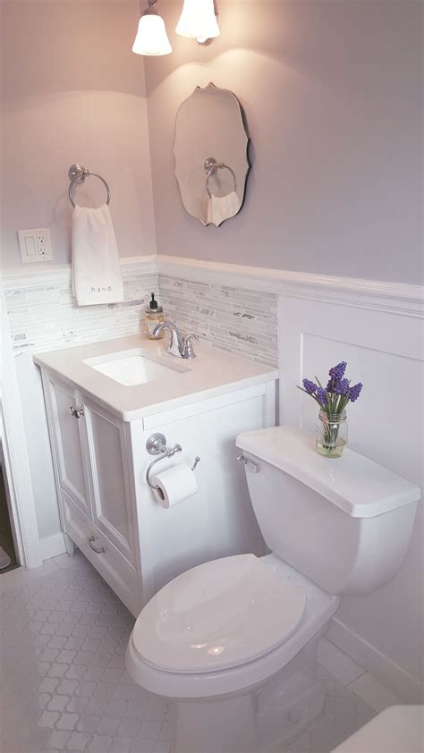 20+ White Small Bathroom Designs