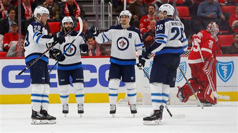 4 things we learned in the NHL: Patrik Laine reaches milestone