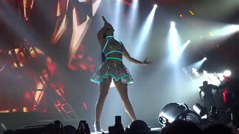 KATY PERRY/ ROAR LIVE FROM THE PRISMATIC WORLD TOUR (HD) - YouTube