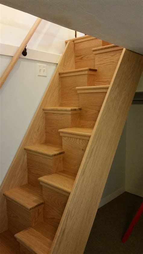 Staggered staircase : woodworking