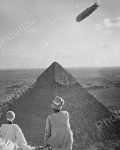 Great Pyramid Of Khufu, Egyptian Men, Rare Historical Photos, Pyramids Of Giza, Giza Egypt ...