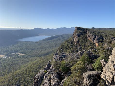 Fantastic views from the Pinnacle lookout, Grampian mountains, Victoria, Australia : r/hiking