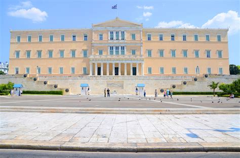 Five beautiful neoclassical buildings in the center of Athens | protothemanews.com