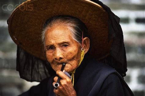 Hakka Woman in Kam Tin Village, China | Retratos, Linternas chinas, Vietnam