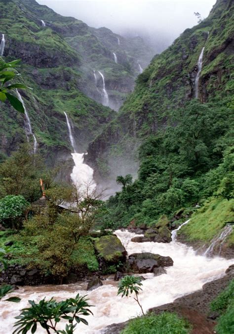 Vivcu: Waterfalls at Marleshwar