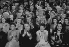 Crowd Clapping-GIFs | Tenor