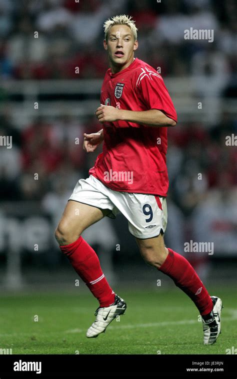 ALAN SMITH ENGLAND & MANCHESTER UNITED FC ST JAMES PARK NEWCASTLE ENGLAND 18 August 2004 Stock ...