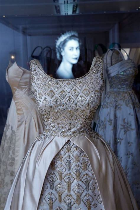 'Fashion Rules' - An Exhibition of British Royal Fashion | SENATUS