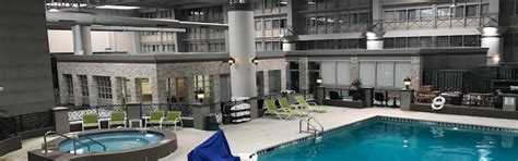 Holiday Inn Hotel & Suites Chicago North Shore (Skokie) - Free Internet ...