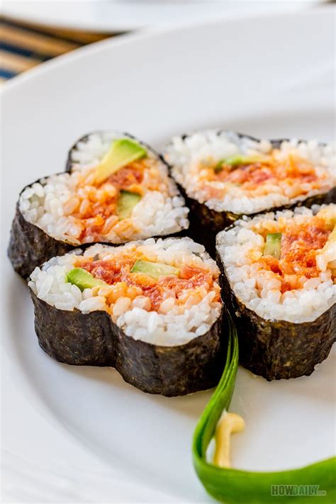 Dynamite Sushi Roll Recipe - with Easy Guide Using Sushi Mold | Recipe | Sushi, Sushi rolls ...