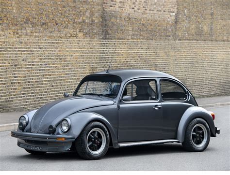 The 1971 Volkswagen Beetle Is For Show And For Road | OPUMO Magazine