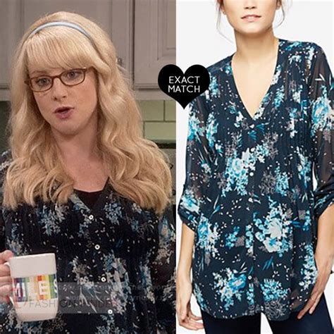 Melissa Rauch as Bernadette in dark blue printed maternity blouse on ...